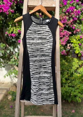 s Beden H&M Siyah Gri Zebra Desenli Kolsuz Triko Elbise