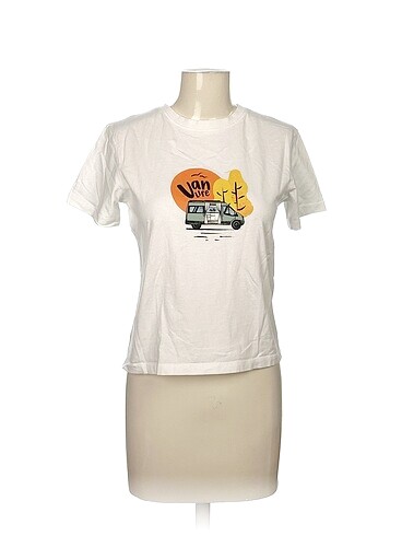 Diğer T-shirt %70 İndirimli.