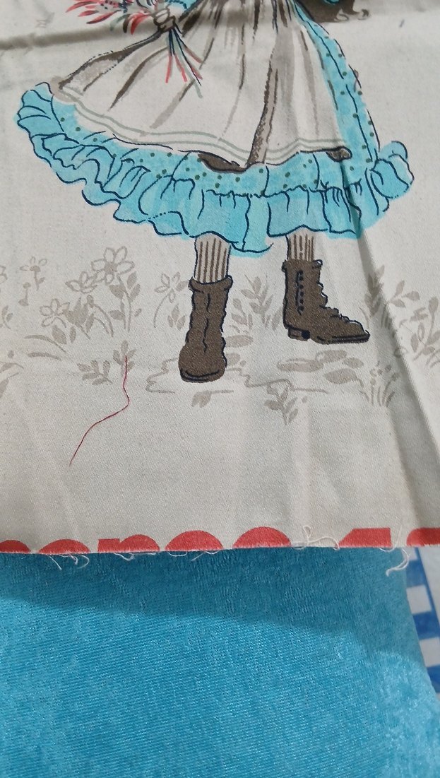 Mavi Pastel Tonlarda Şemsiye Tutan Bebek Desenli Kumaş - Görsel 3