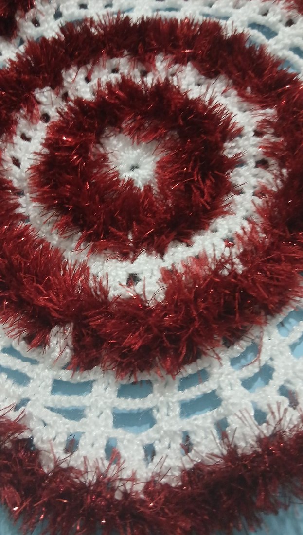 Beyaz ve kırmızı bohem el örgüsü lif - Görsel 2