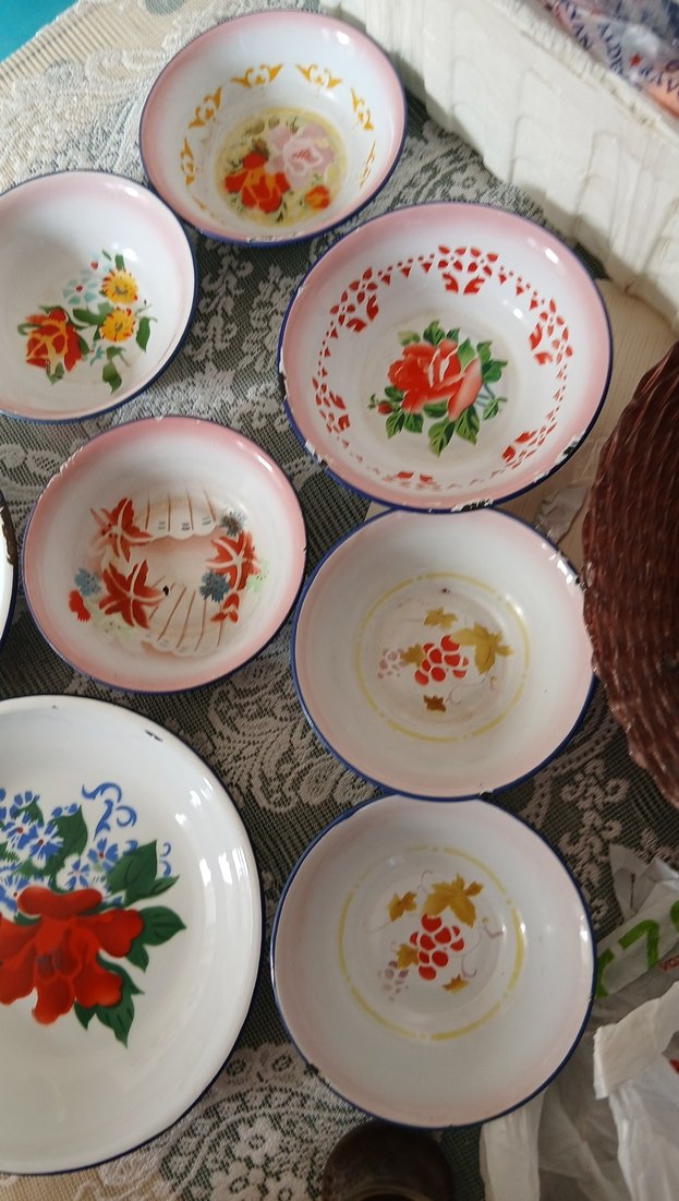 Antika değerinde Nakış Desenli Beyaz  emaye Tabak ve Kase Seti - Görsel 3