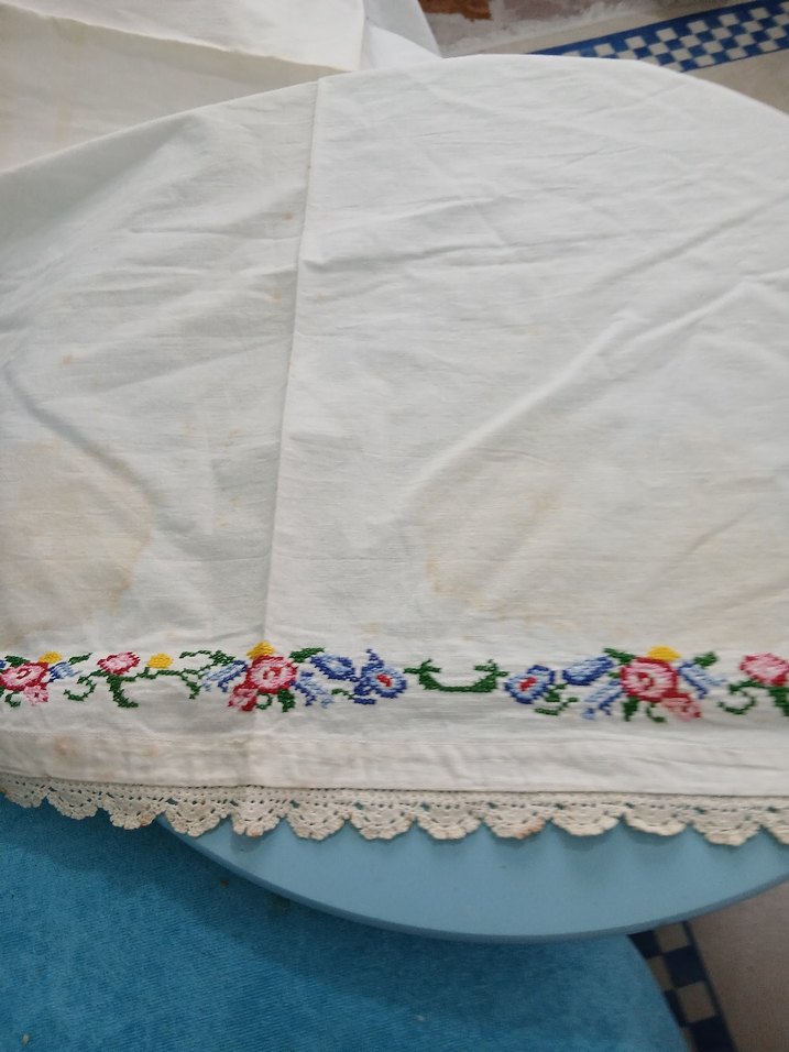 Nakışlı Beyaz sandık  Örtüsü - Görsel 4