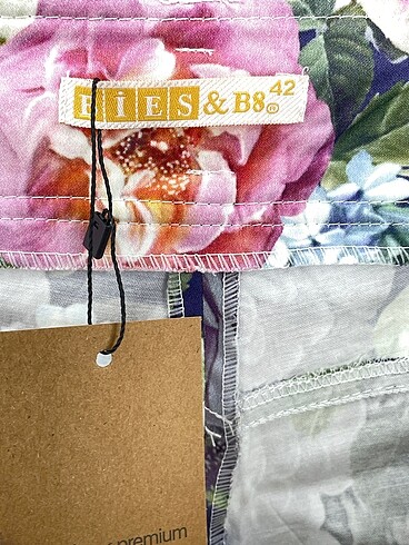42 Beden çeşitli Renk Diğer Mini Şort %70 İndirimli.