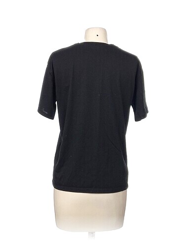 s Beden Trendyol & Milla T-shirt %70 İndirimli.