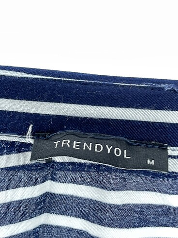 m Beden çeşitli Renk Trendyol & Milla Gömlek %70 İndirimli.