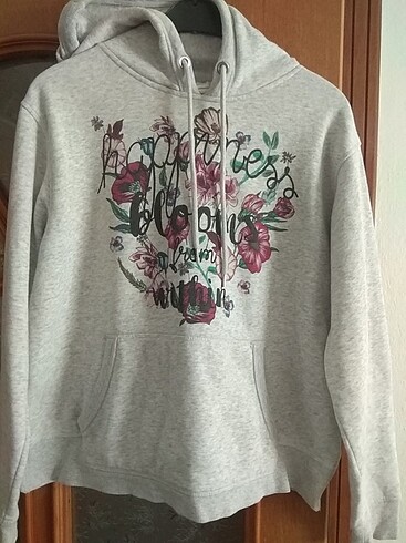 H&M sweatshirt 