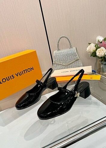 38 Beden Louis Vuitton Ayakkabı 