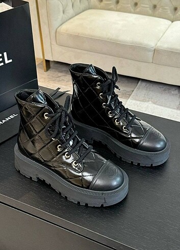 38 Beden siyah Renk Chanel Bot