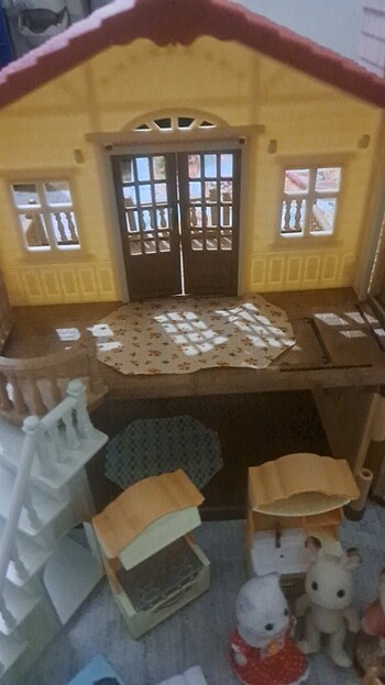 Slyvanian families orjinal evi ve figürleri - Görsel 2