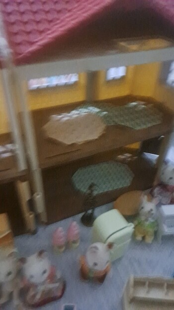 Slyvanian families orjinal evi ve figürleri - Görsel 3