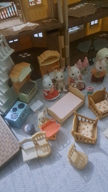 Slyvanian families orjinal evi ve figürleri - Görsel 5