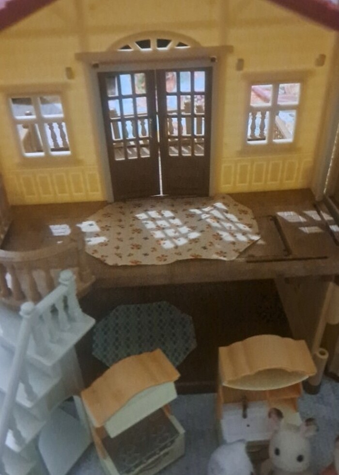 Slyvanian families orjinal evi ve figürleri - Görsel 2