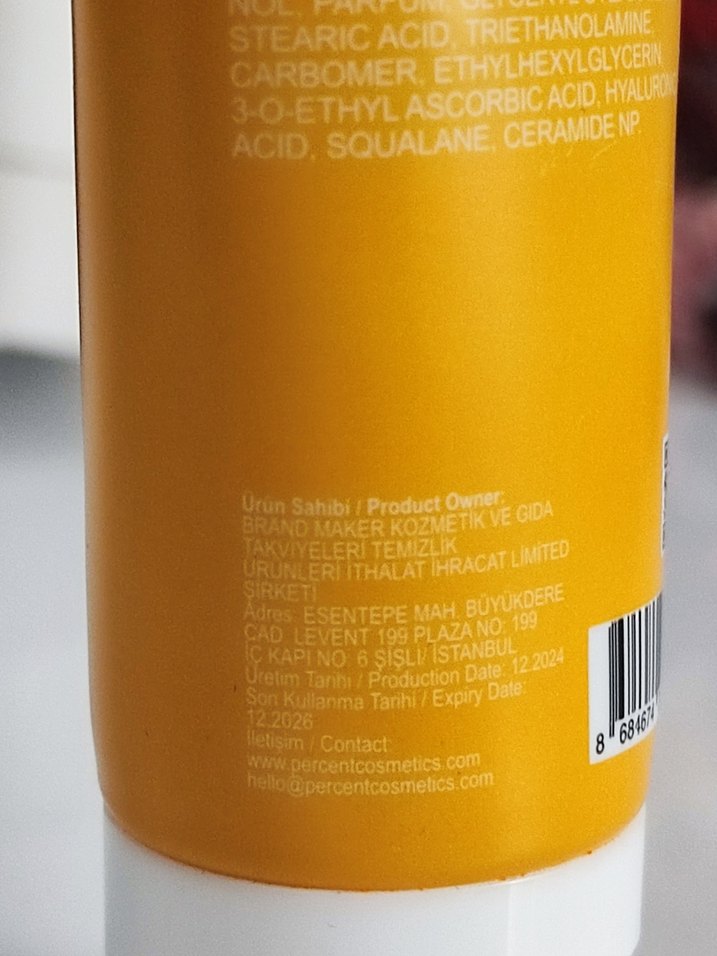 %20 Vitamin C Parlatıcı ve Gözenek Sıkılaştırıcı Krem - Görsel 2