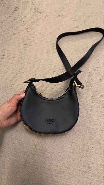Diğer Fendi çanta