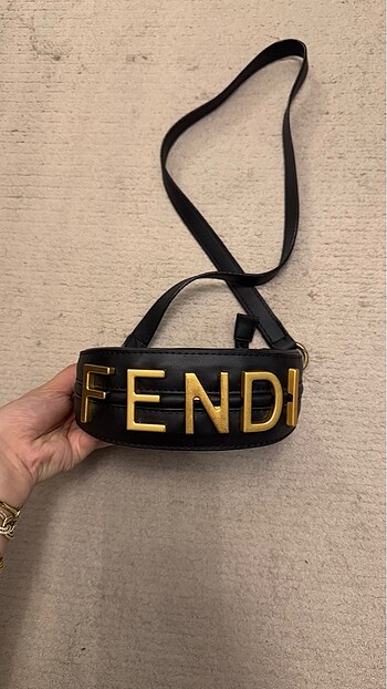  Beden siyah Renk Fendi çanta