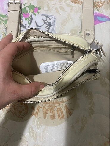  Beden Stradivarius krem çanta