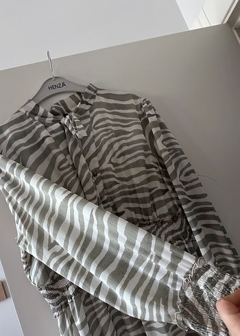 Uzun Zebra Desenli Fırfırlı Bohem Elbise - Görsel 5