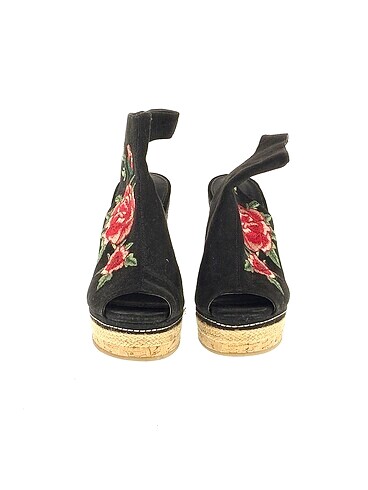 38 Beden Catwalk Junkie Dolgu Topuk %70 İndirimli.