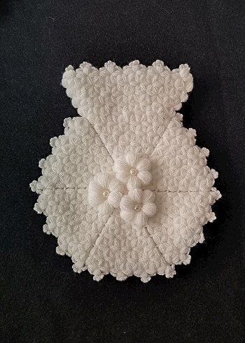 Beyaz El Yapımı Örgü papatya inci detaylı çeyizlik lif takım - Görsel 3