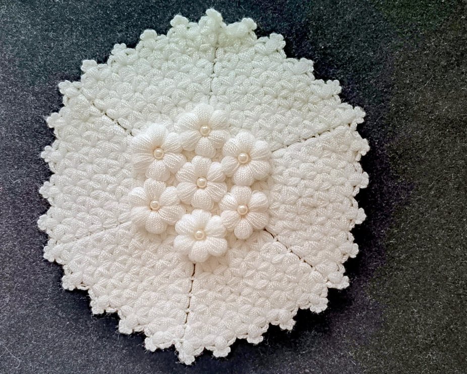 Beyaz El Yapımı Örgü papatya inci detaylı çeyizlik lif takım - Görsel 2