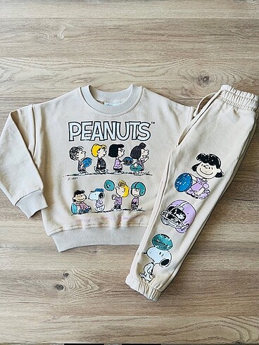 Peanuts oyun baskılı takım