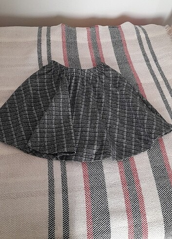 Gri pileli etek