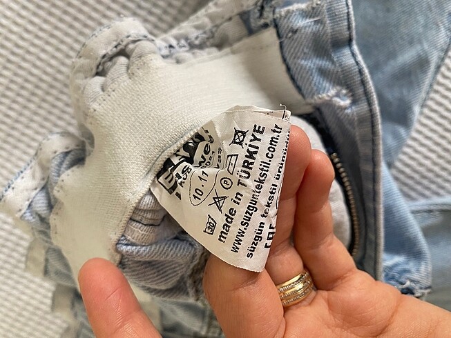 Diğer Kız çocuk jean 10 11 yaş yazıyor ama 7 8 olur anca