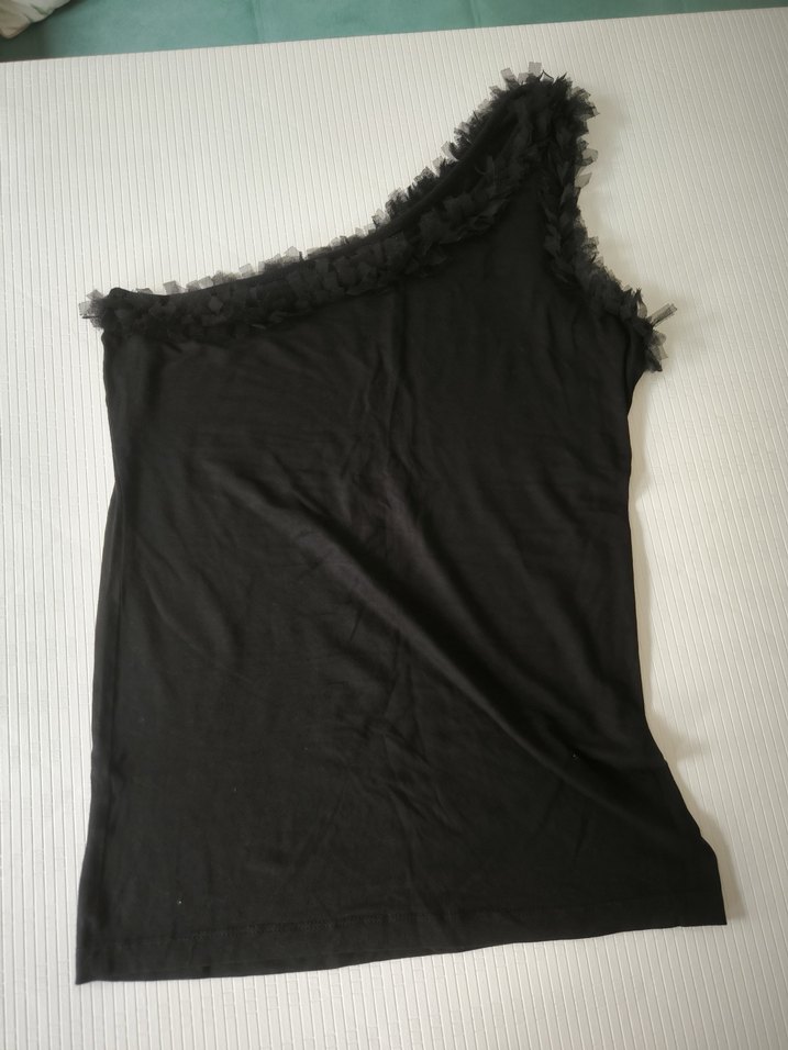 Siyah Askısız Fırfırlı üst düşük bel şort - Görsel 3