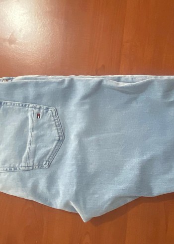 Erkek Mavi Bol Kesim Midi Denim Pantolon ve tshirt