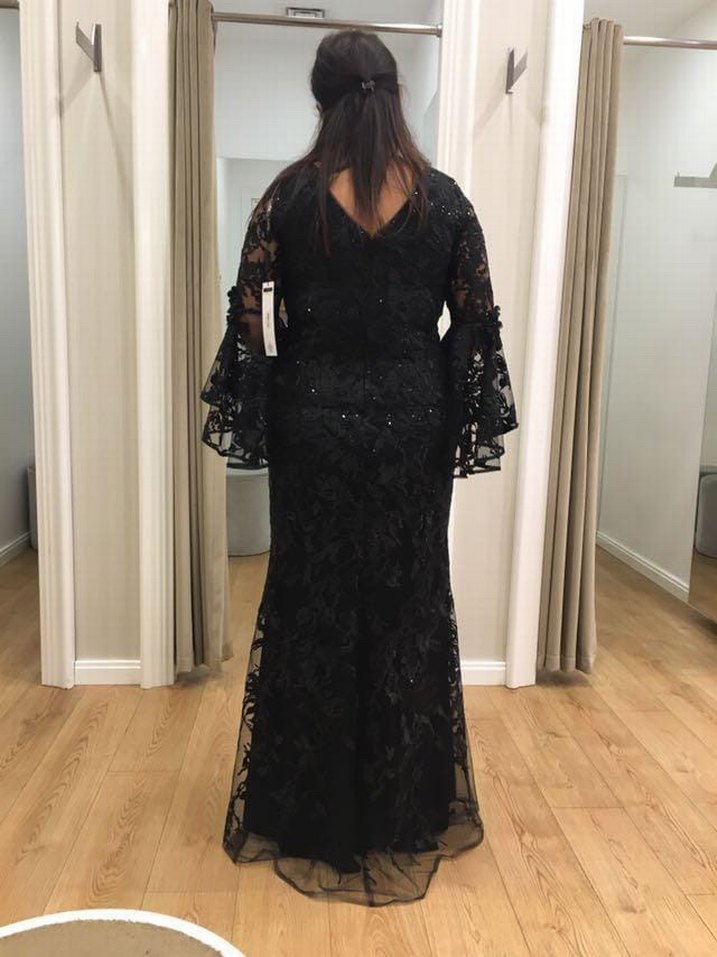 Dantel Detaylı Siyah Uzun V Yaka Elbise - Görsel 3