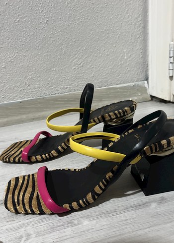 Renkli Zebra Desenli Dolgu Topuklu Kadın Sandalet topuklu - Görsel 2