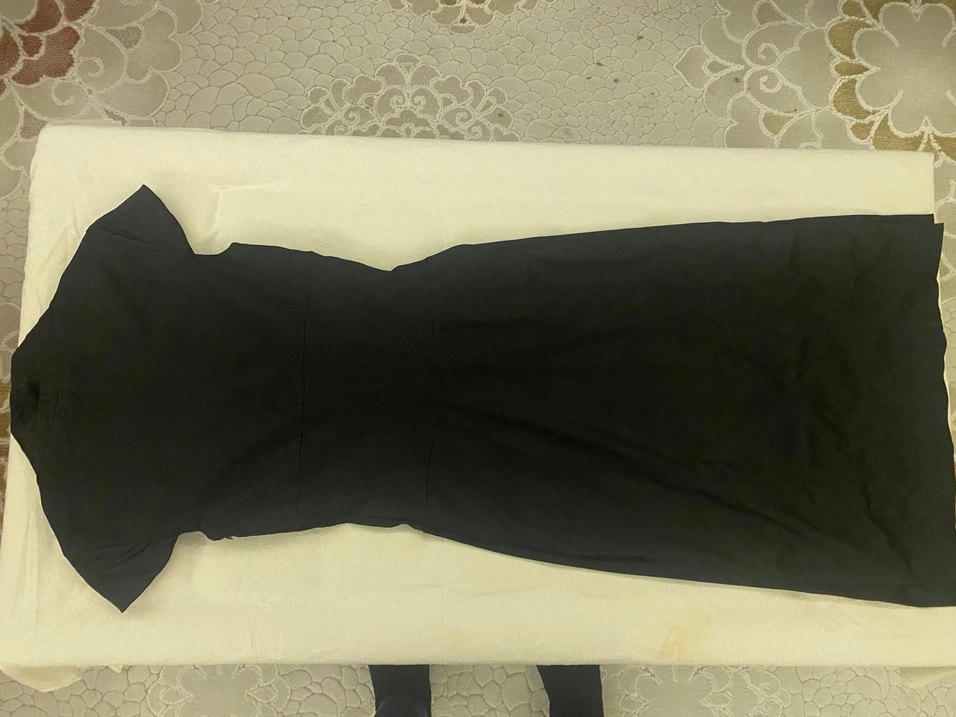 V yaka, drapeli uzun siyah gece elbisesi - Görsel 3