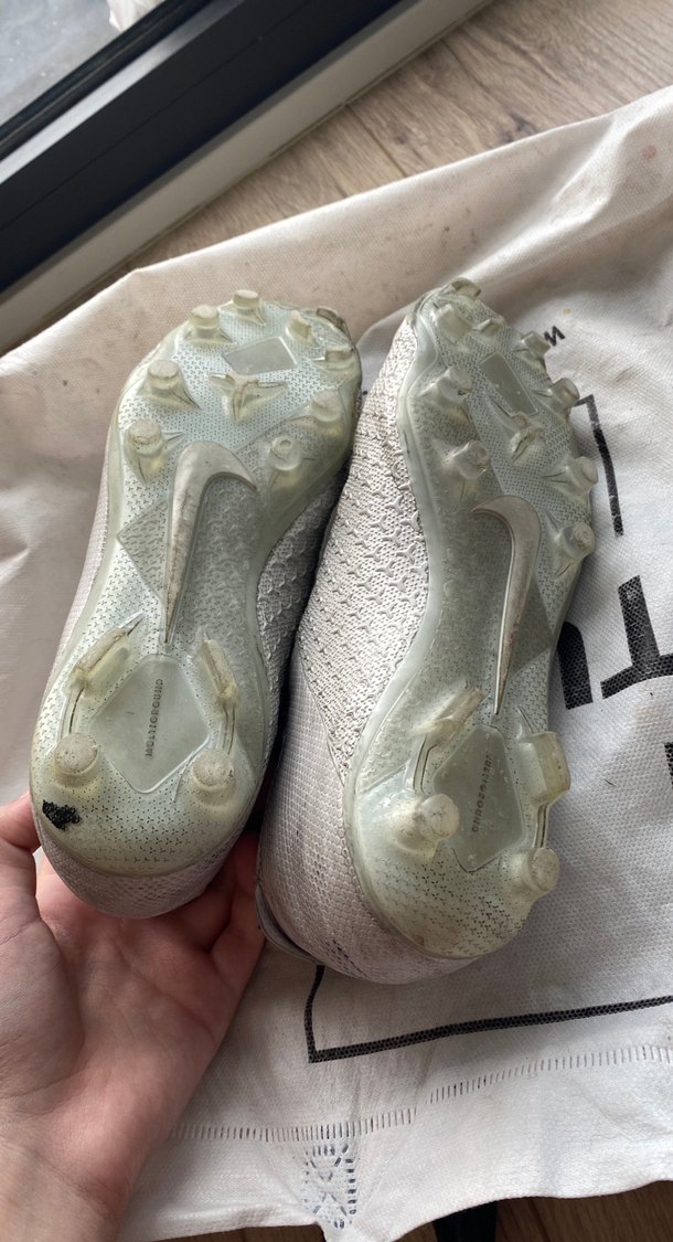 Nike Gri Beyaz Erkek Futbol Ayakkabısı Velcro Krampon - Görsel 5