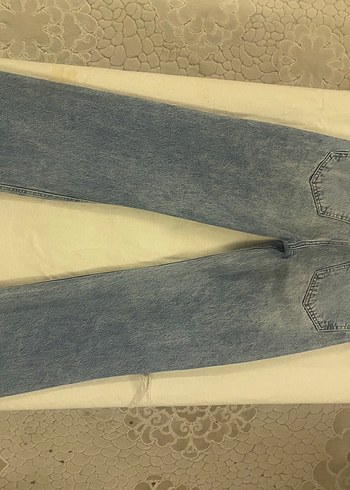 Yırtık Detaylı Bol Kesim Kadın Jean - Görsel 2