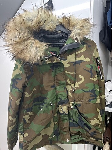 Bershka mont