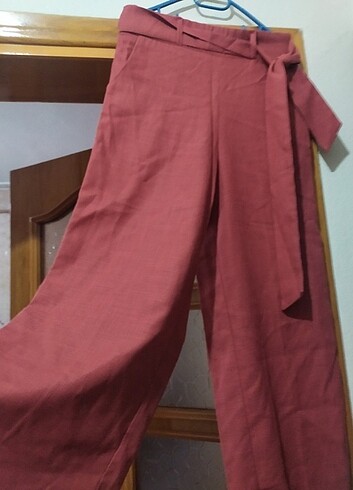 Beli kemerli kısa pantolon 