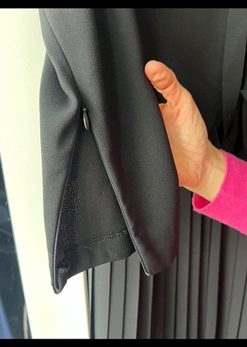 Beymen Club Siyah Piliseli Uzun Elbise - Görsel 3