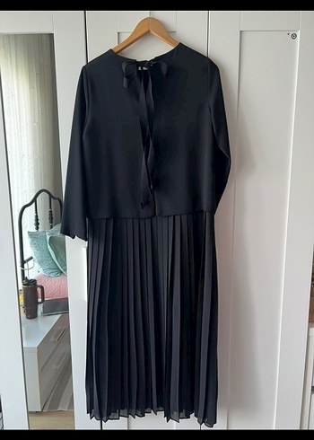 Beymen Club Siyah Piliseli Uzun Elbise - Görsel 2