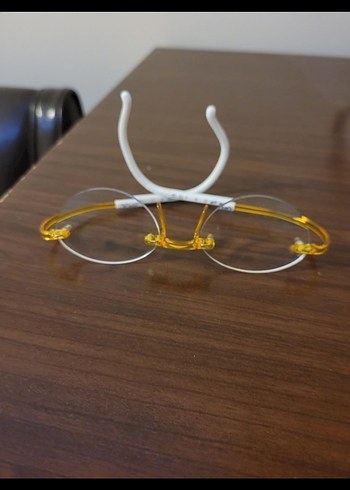 Minimalist Altın Renkli Oval Gözlük - Görsel 2