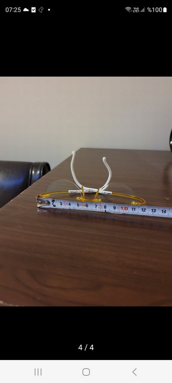 Minimalist Altın Renkli Oval Gözlük - Görsel 3