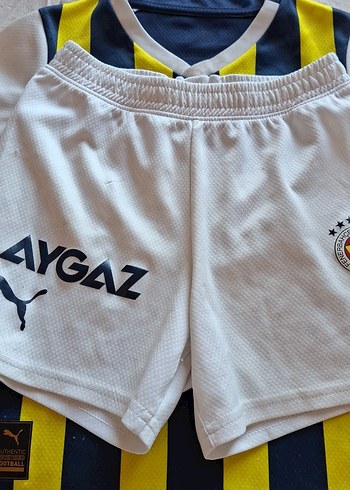 5 Yaş Beden Fenerbahçe Lisanslı Forma ve Şort Takımı 3-5 yaşçocuklar için