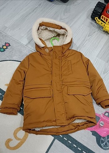 Kapüşonlu Düğmeli Erkek Çocuk Kahverengi Mont - Görsel 3