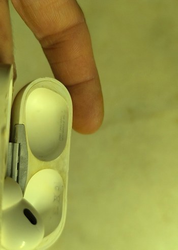 airpods pro sanırım Kablosuz Kulaklık  Şarj Kutusu - Görsel 4