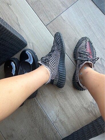 41,5 Beden orijinal yeezy adidas ayakkabı
