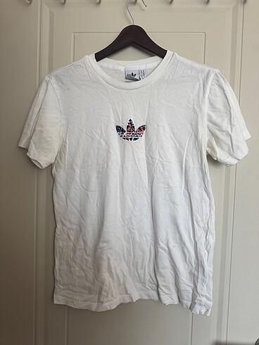 Adidas Tshirt