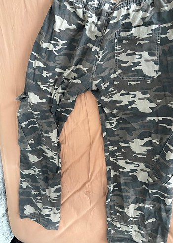 Gri Kamuflaj Desenli Bol Kesim Pantolon - Görsel 3