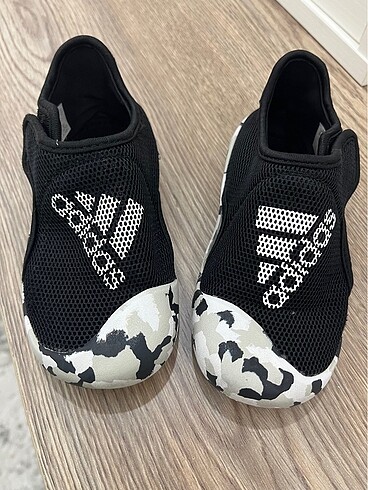 Adidas erkek çocuk sandalet