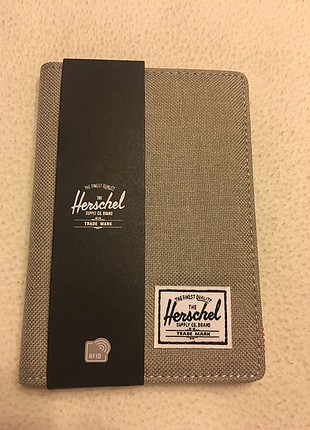 AMBALAJINDA HERSCHEL PASAPORT KILIFI