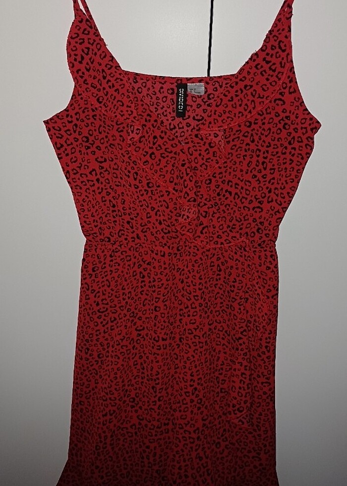 Kırmızı elbise - Görsel 2