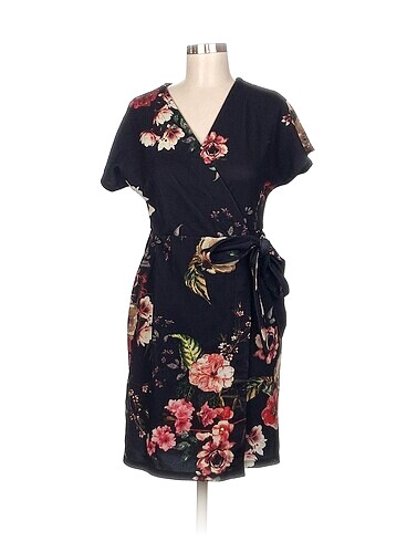 Dorothy Perkins Kısa Elbise %70 İndirimli.